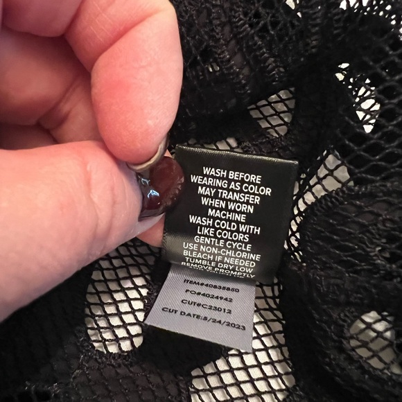 NWT New Gorgeous Torrid 3x 22/24 Black intricate Lace long sleeve Blouse shirt - Picture 9 of 12